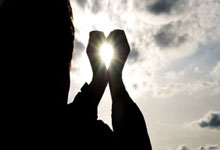 巴萨后防线面临严峻考验，对手充满活力